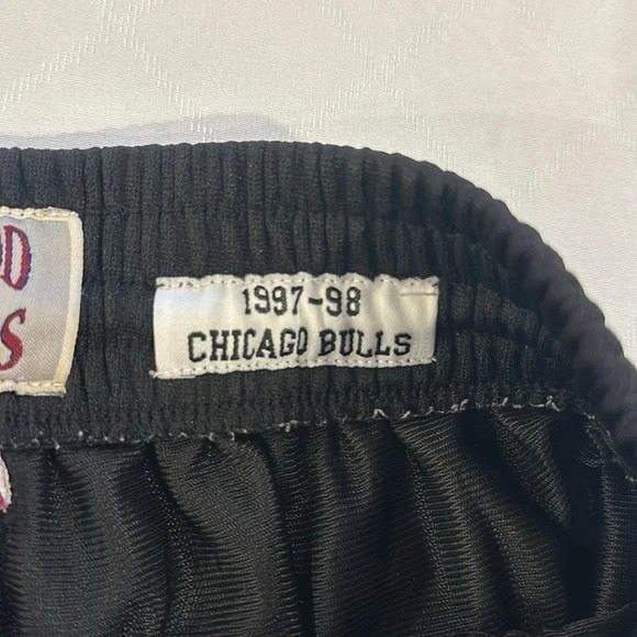 Vintage 90’s Chicago Bulls Hardwood Classics Swingman Shorts Mitchell Ness - Picture 6 of 8